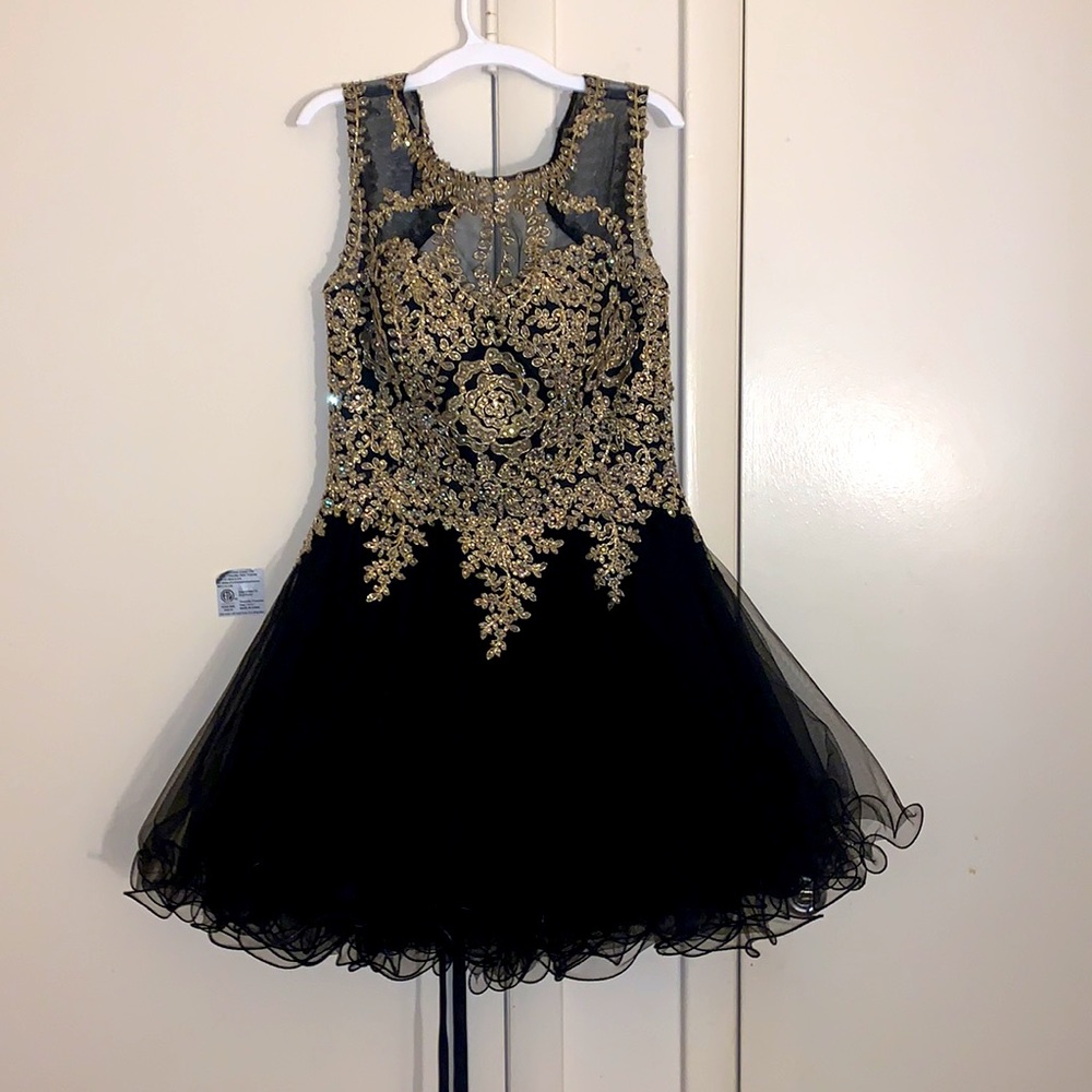 BEAUTIFUL FORMAL DRESS